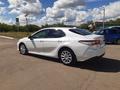 Toyota Camry 2021 года за 13 200 000 тг. в Уральск – фото 4
