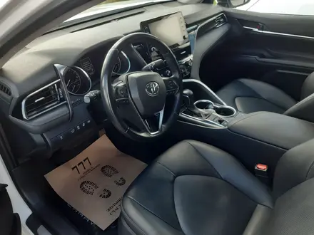 Toyota Camry 2021 года за 13 200 000 тг. в Уральск – фото 6