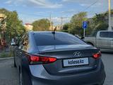 Hyundai Accent 2019 года за 6 500 000 тг. в Атырау – фото 2