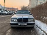 Mercedes-Benz E 220 1993 годаfor1 700 000 тг. в Астана