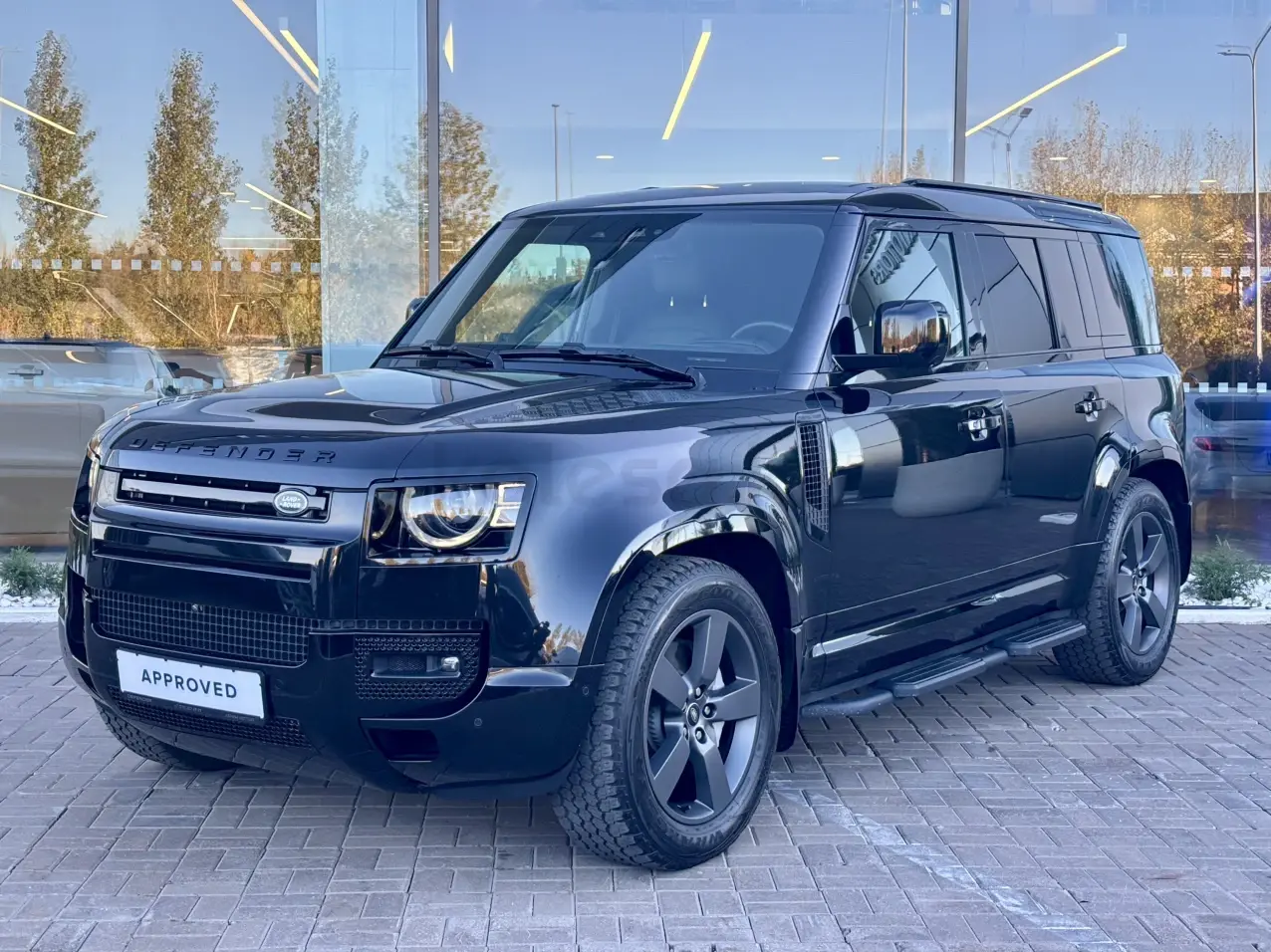 Ленд Ровер Defender, 2025