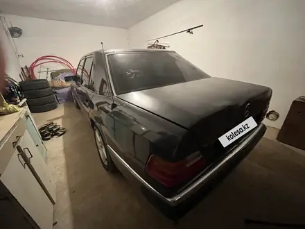 Mercedes-Benz E 230 1992 года за 1 200 000 тг. в Байконыр – фото 4