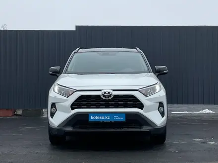 Toyota RAV4 2021 года за 12 250 000 тг. в Алматы – фото 2
