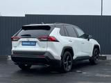 Toyota RAV4 2021 года за 14 660 000 тг. в Алматы – фото 3