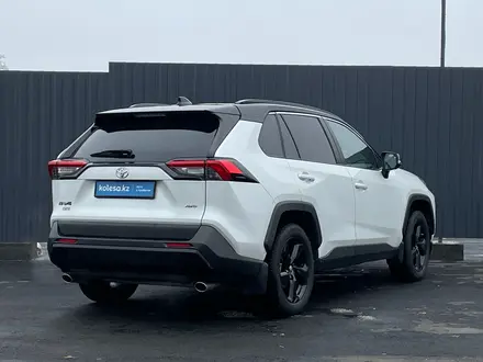 Toyota RAV4 2021 года за 12 250 000 тг. в Алматы – фото 3