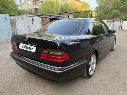 Mercedes-Benz E 280 2000 года за 3 990 000 тг. в Караганда – фото 7