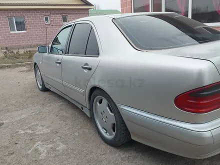 Mercedes-Benz E 320 1999 года за 3 000 000 тг. в Уральск – фото 4