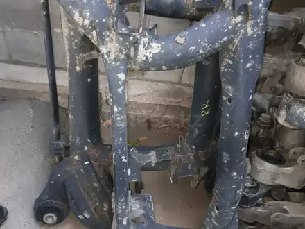 Балка передняя (задняя) БМВ E65 F01 F02 за 40 000 тг. в Алматы – фото 2