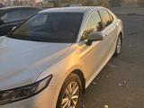 Toyota Camry 2019 года за 13 500 000 тг. в Жезказган – фото 2