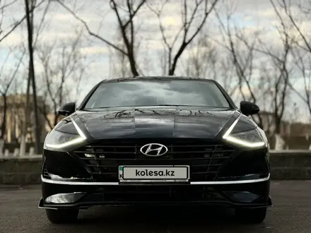 Hyundai Sonata 2023 года за 13 700 000 тг. в Астана – фото 2