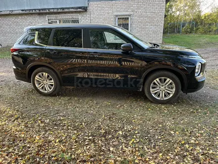 Mitsubishi Outlander 2023 года за 12 990 000 тг. в Петропавловск – фото 4