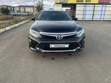 Toyota Camry 2017 года за 8 900 000 тг. в Уральск – фото 4