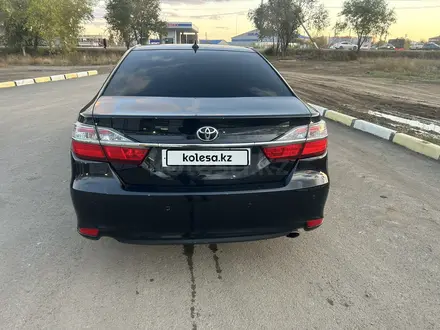 Toyota Camry 2017 года за 8 900 000 тг. в Уральск – фото 7