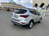 Hyundai Santa Fe 2017 годаүшін10 500 000 тг. в Атырау – фото 5