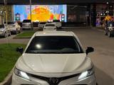 Toyota Camry 2020 года за 14 500 000 тг. в Алматы – фото 3