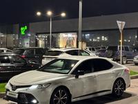 Toyota Camry 2020 года за 14 500 000 тг. в Алматы