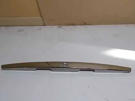 Молдинг крышки багажника Nissan Almera за 18 000 тг. в Алматы