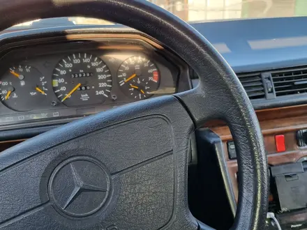 Mercedes-Benz E 200 1993 года за 1 200 000 тг. в Туркестан – фото 12