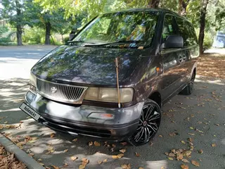 Nissan Largo, 1996