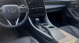Toyota Avalon 2023 года за 18 900 000 тг. в Алматы – фото 2