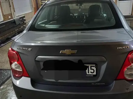 Chevrolet Aveo 2014 года за 3 000 000 тг. в Петропавловск – фото 2