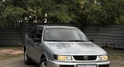 Volkswagen Passat 1995 годаүшін1 630 000 тг. в Астана – фото 2