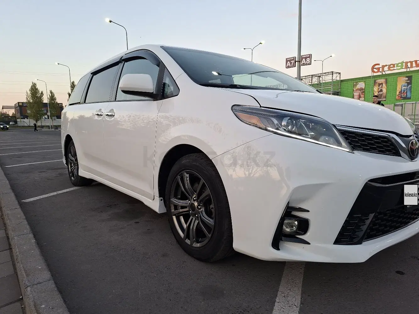 Toyota Sienna, 2016