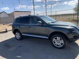 Volkswagen Touareg 2005 года за 5 000 000 тг. в Шымкент – фото 3