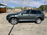 Volkswagen Touareg 2005 года за 5 000 000 тг. в Шымкент – фото 4
