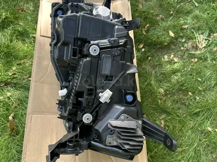 Передние фары на Land Cruiser 300 от полной комплектации за 1 200 000 тг. в Алматы – фото 11