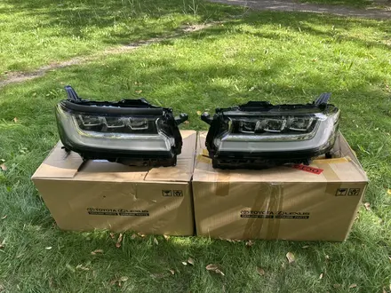 Передние фары на Land Cruiser 300 от полной комплектации за 1 200 000 тг. в Алматы – фото 6