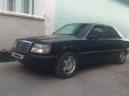 Mercedes-Benz E 220 1994 года за 1 900 000 тг. в Туркестан – фото 3