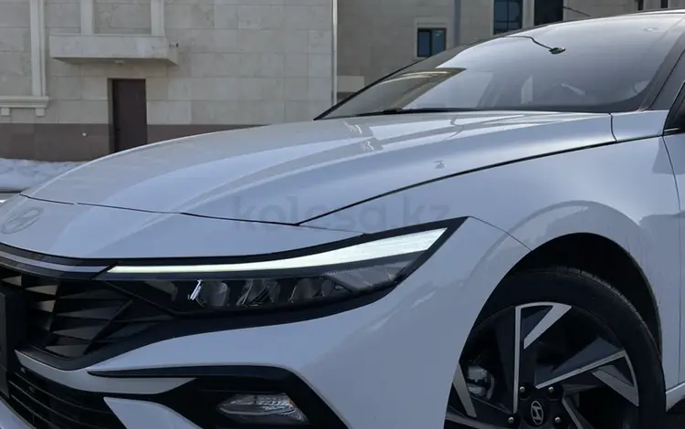 Hyundai Elantra 2023 года за 8 350 000 тг. в Астана