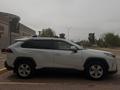 Toyota RAV4 2021 годаүшін14 800 000 тг. в Актобе – фото 3