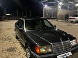 Mercedes-Benz E 200 1993 года за 1 250 000 тг. в Темиртау – фото 2