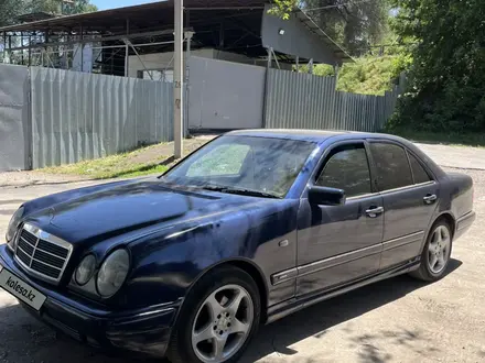 Mercedes-Benz E 280 1997 года за 2 000 000 тг. в Алматы