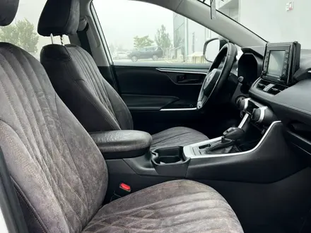 Toyota RAV4 2020 года за 14 900 000 тг. в Актау – фото 16