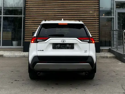 Toyota RAV4 2020 года за 14 900 000 тг. в Актау – фото 4