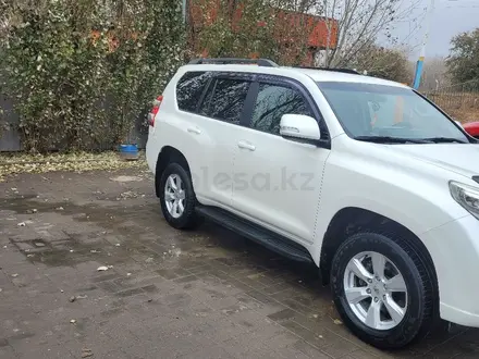 Toyota Land Cruiser Prado 2015 года за 17 100 000 тг. в Актобе – фото 5