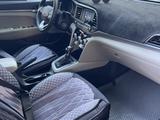 Hyundai Elantra 2019 года за 4 500 000 тг. в Атырау – фото 5