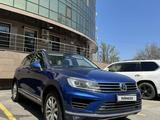 Volkswagen Touareg 2014 года за 11 500 000 тг. в Алматы – фото 3