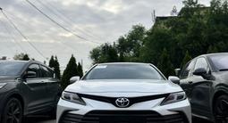 Toyota Camry 2022 годаүшін13 600 000 тг. в Алматы