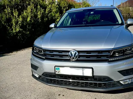 Volkswagen Tiguan 2017 года за 11 490 000 тг. в Шымкент – фото 4