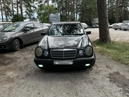 Mercedes-Benz E 230 1998 года за 2 650 000 тг. в Талдыкорган – фото 2