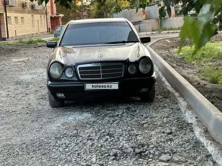 Mercedes-Benz E 230 1998 года за 2 650 000 тг. в Талдыкорган – фото 3