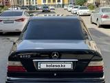 Mercedes-Benz E 220 1995 года за 1 550 000 тг. в Алматы – фото 5