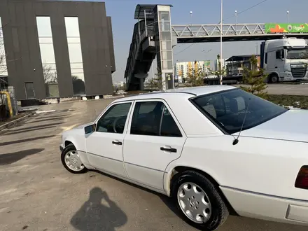 Mercedes-Benz E 230 1992 года за 850 000 тг. в Алматы – фото 3