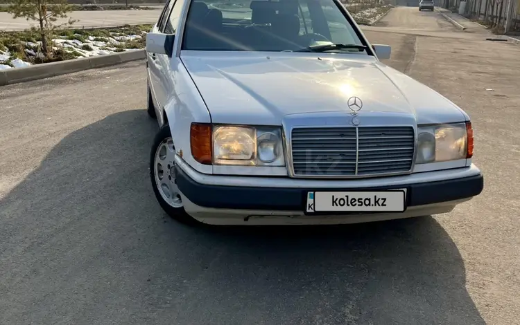 Mercedes-Benz E 230 1992 года за 850 000 тг. в Алматы