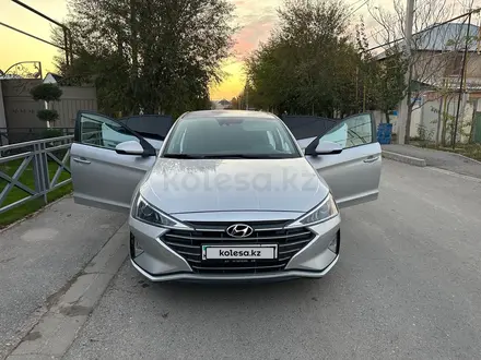 Hyundai Elantra 2018 года за 7 800 000 тг. в Шымкент – фото 3