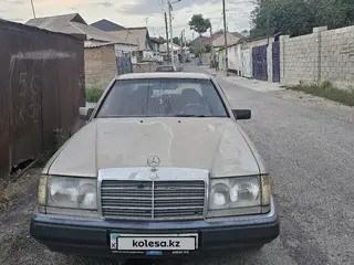 Mercedes-Benz E 230